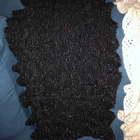 2 scalloped sweater infinity scarves. - Picture 5 of 6